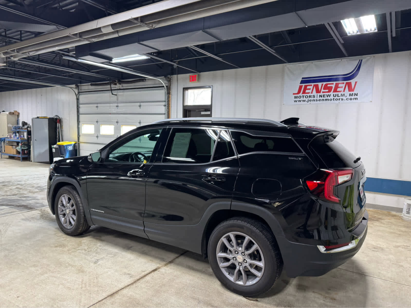 Certified 2024 GMC Terrain SLT w/ Infotainment Package II AWD/4WD image 6
