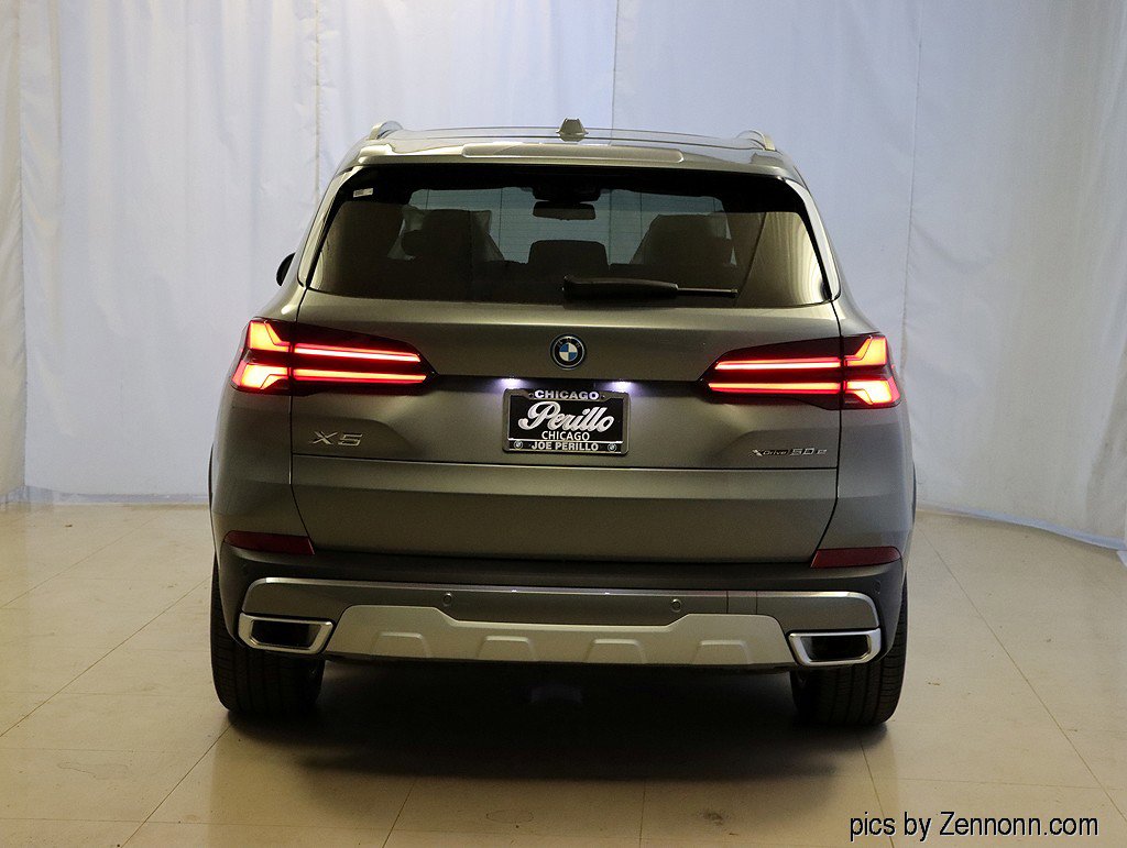 New 2026 BMW X5 xDrive50e w/ Climate Comfort Package AWD/4WD image 7