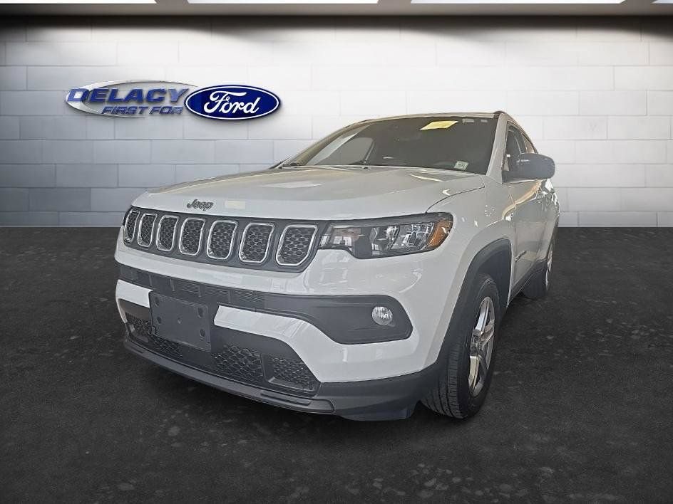 Used 2023 Jeep Compass Latitude w/ Convenience Group