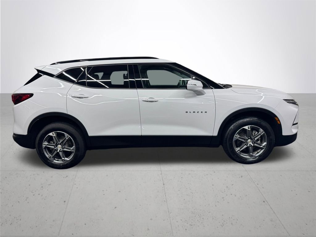 Used 2024 Chevrolet Blazer LT image 8