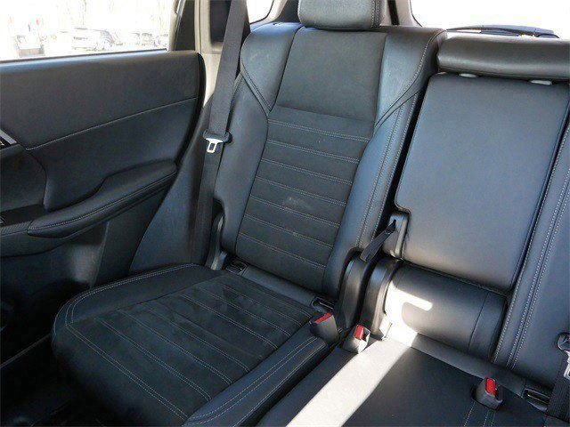 Used 2025 Mitsubishi Outlander SE image 13