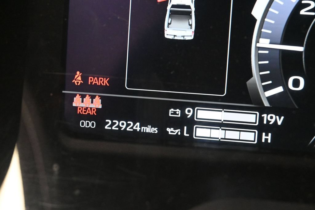 Used 2024 Toyota Tundra Platinum AWD/4WD image 13