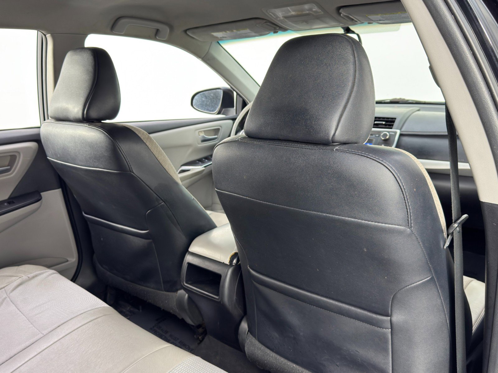 Used 2016 Toyota Camry SE image 27