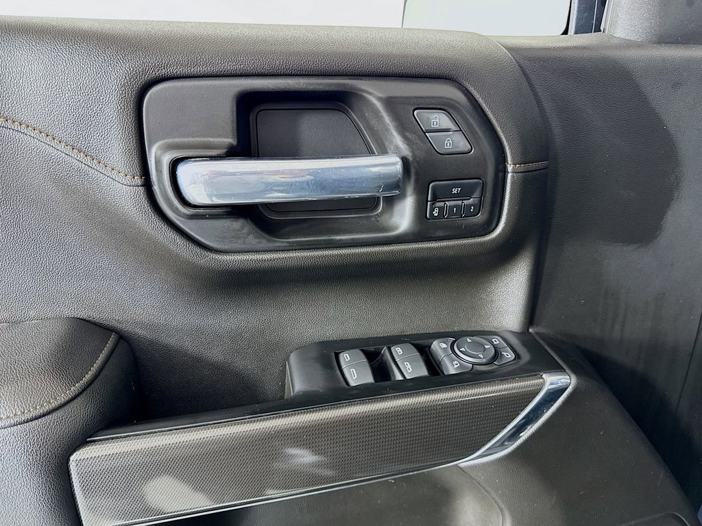 Used 2022 GMC Sierra 1500 AT4 w/ AT4 Preferred Package image 16