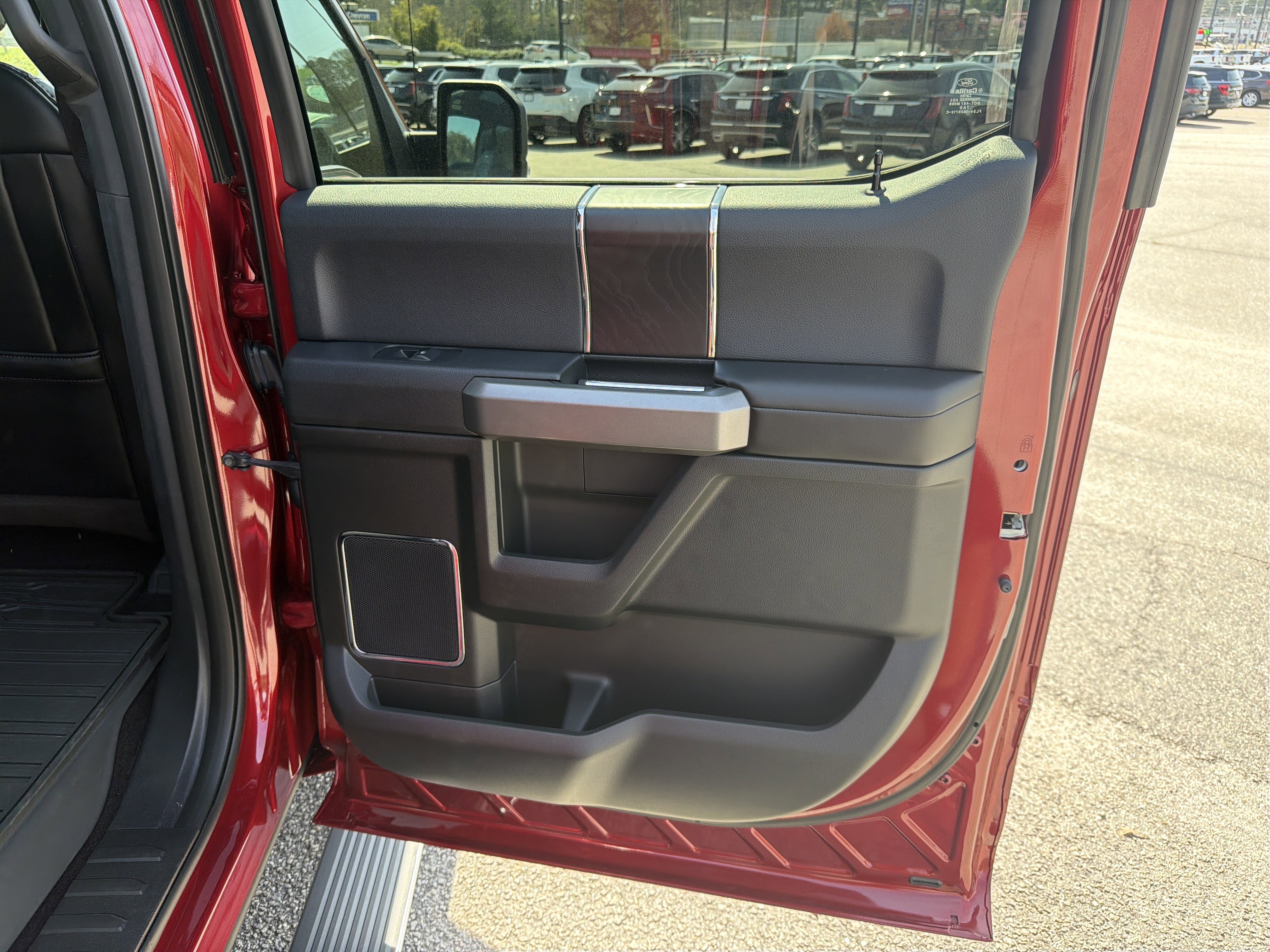 Used 2018 Ford F150 Platinum w/ Equipment Group 701A Luxury image 20