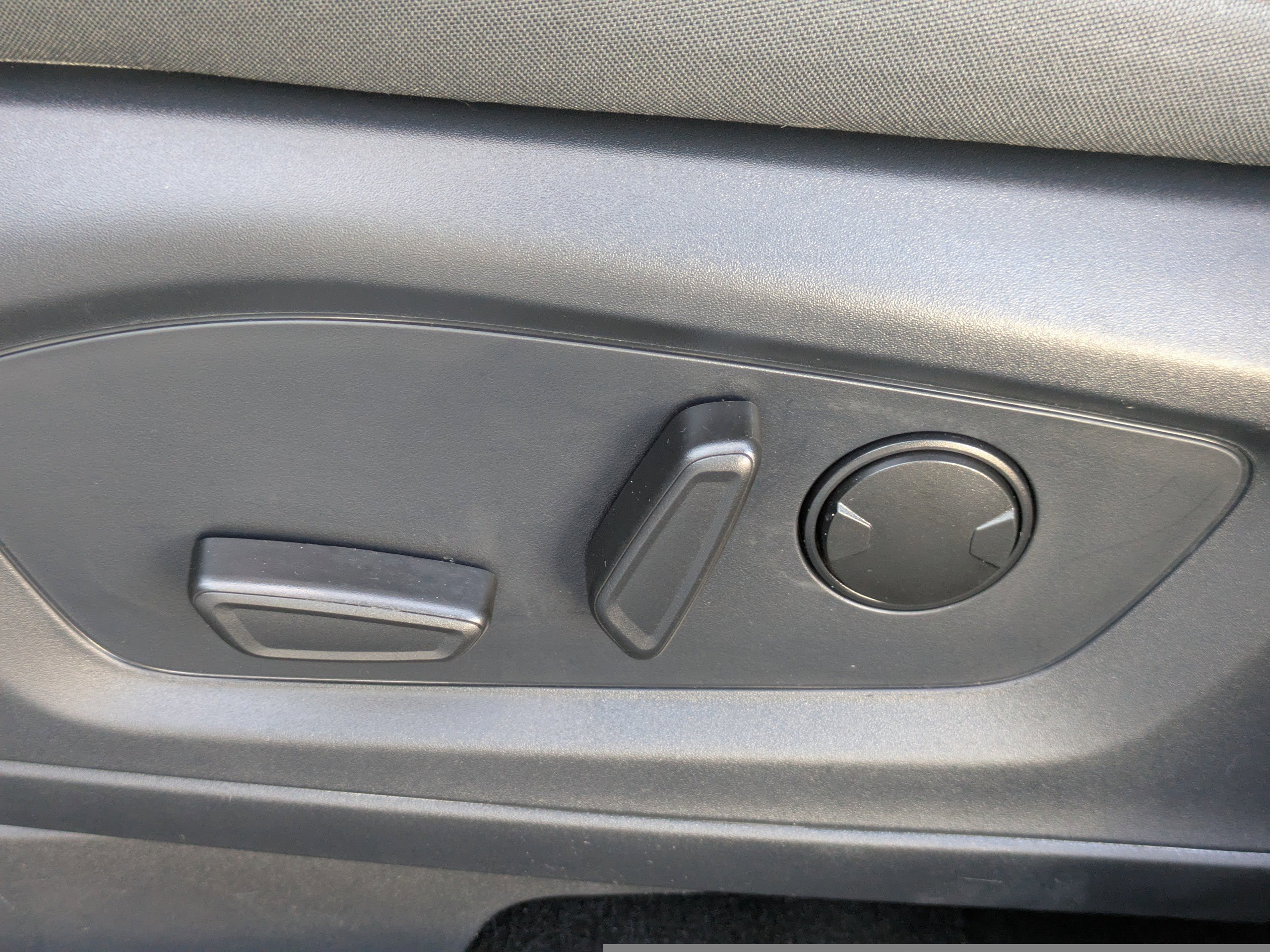 Used 2025 Ford Explorer Active image 24