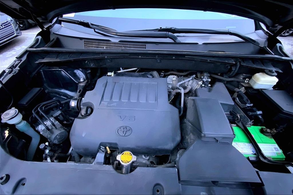 Used 2015 Toyota Highlander LE image 29