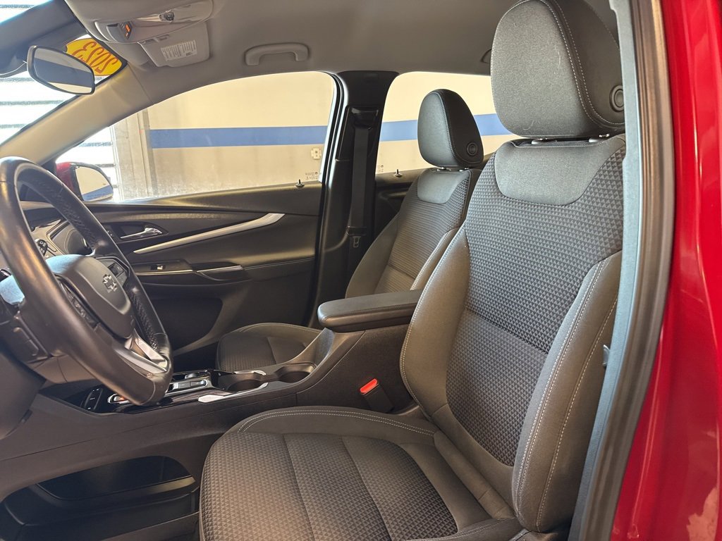 Used 2023 Chevrolet Bolt EUV LT w/ Comfort Package image 22