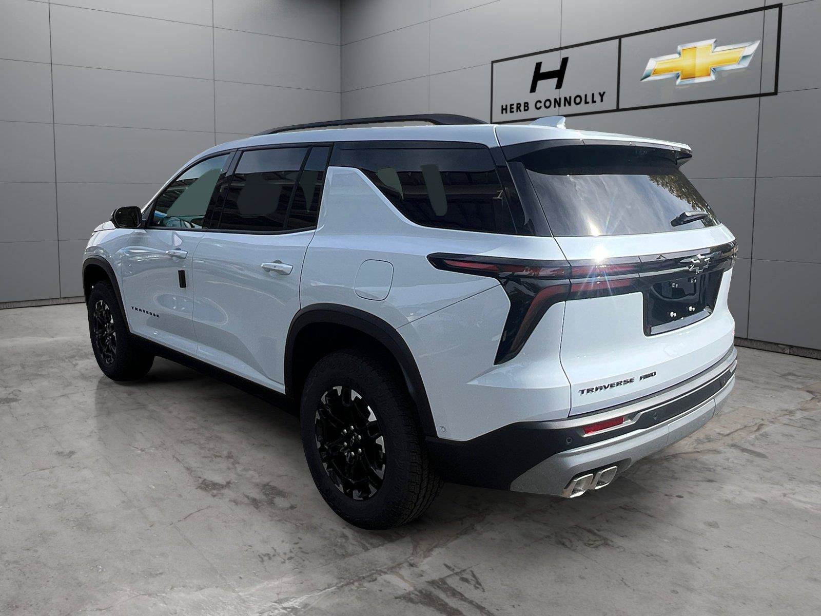 New 2027 Chevrolet Traverse Z71 w/ Enhanced Driving Package AWD/4WD image 3
