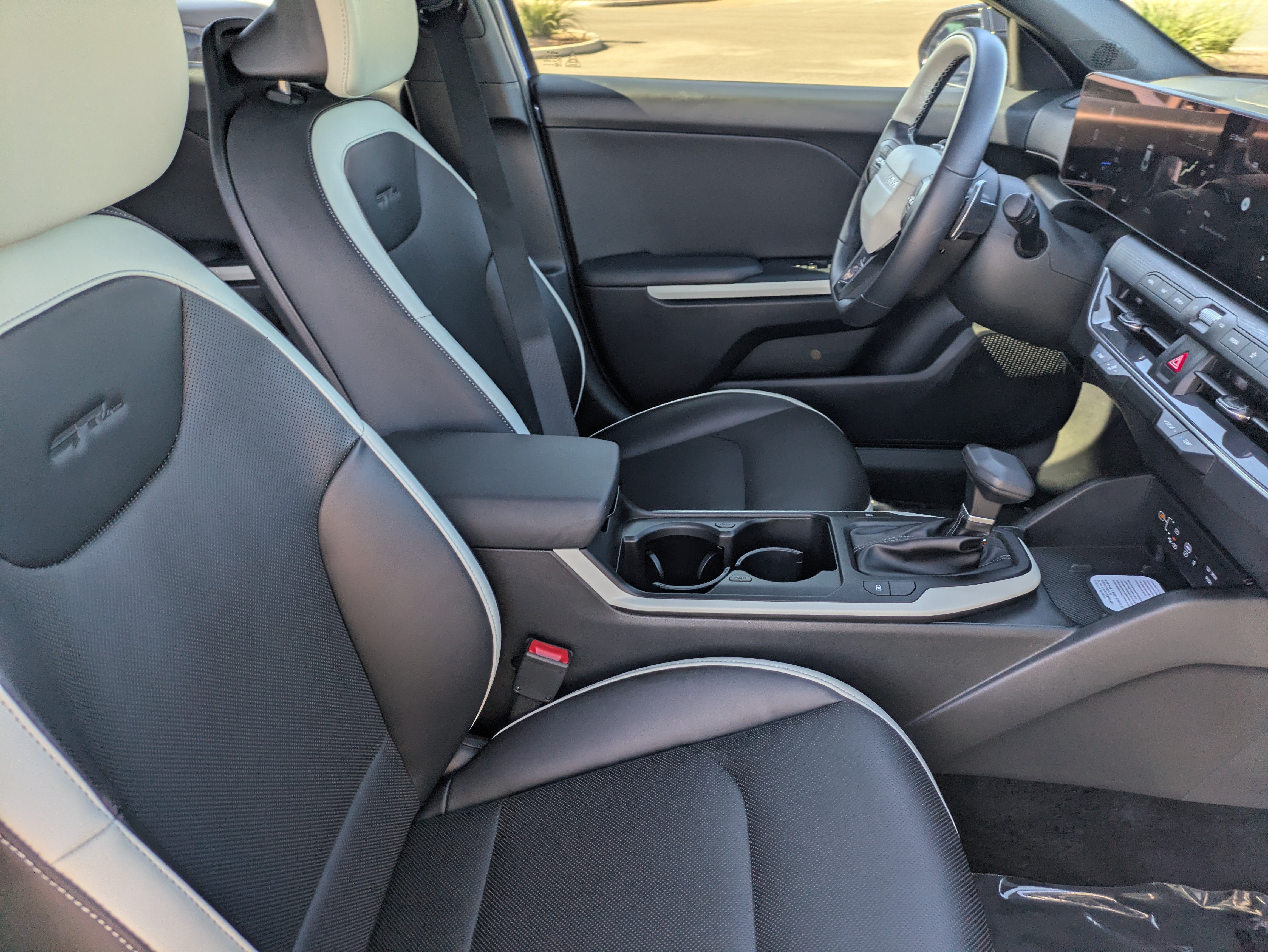 Certified 2025 Kia K4 GT-Line w/ GT-Line Premium Package FWD image 11