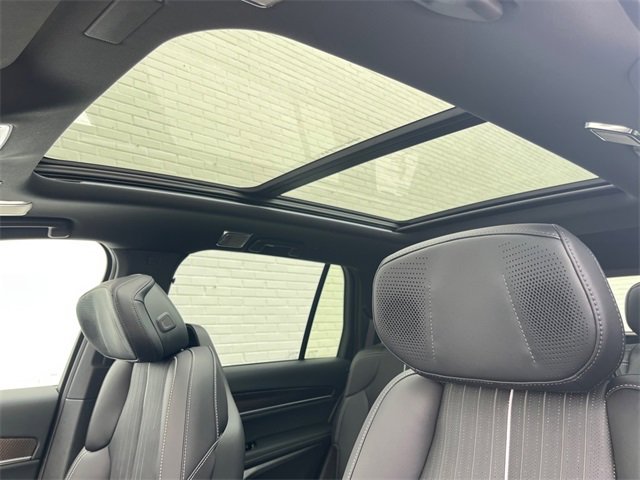 New 2026 Cadillac Vistiq Luxury image 8