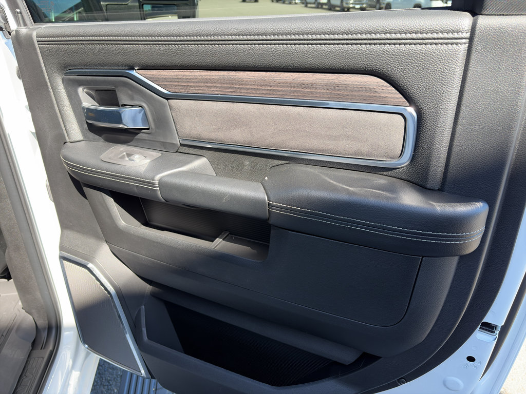 New 2026 RAM 3500 Laramie AWD/4WD image 24