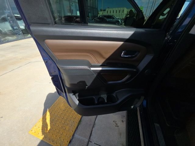 Used 2017 Nissan Titan Platinum Reserve image 23