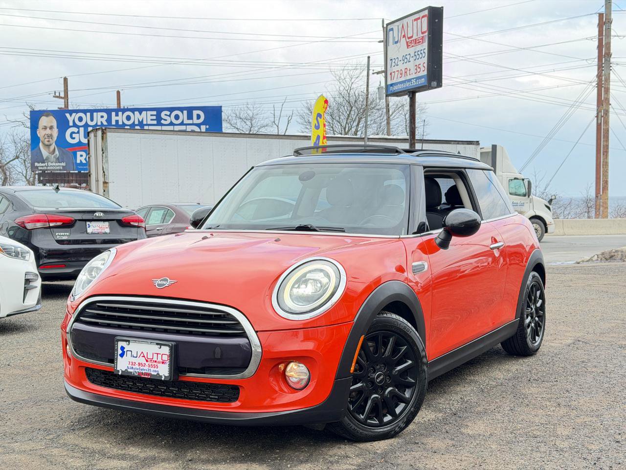 Used 2019 MINI Cooper 2-Door Hardtop w/ Storage Package image 93