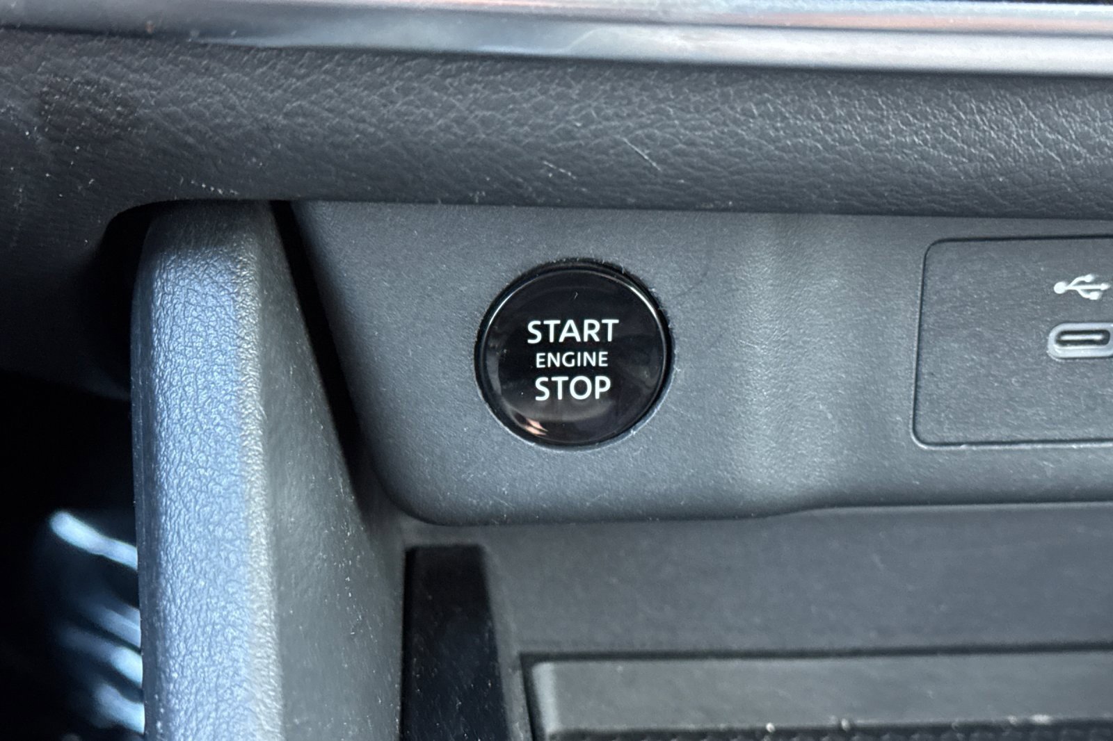 Certified 2024 Nissan Rogue SV image 25