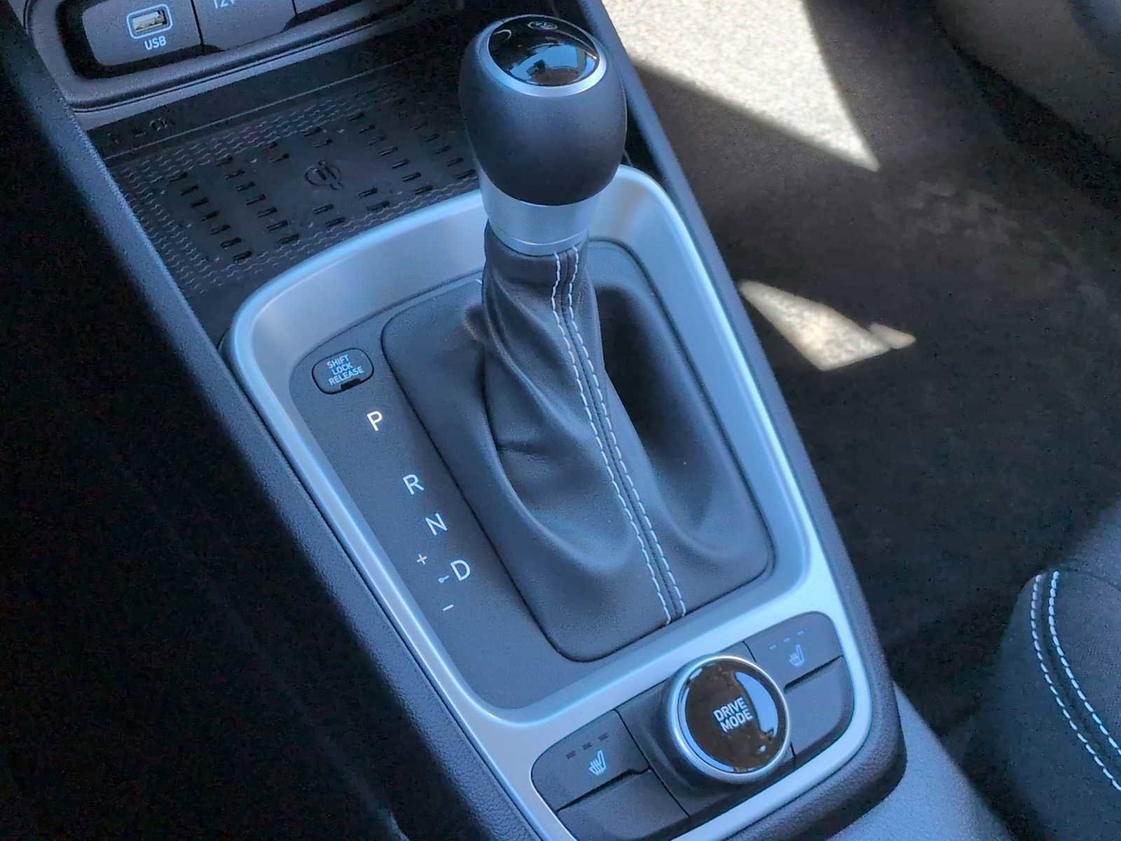 Certified 2026 Hyundai Venue SEL image 32