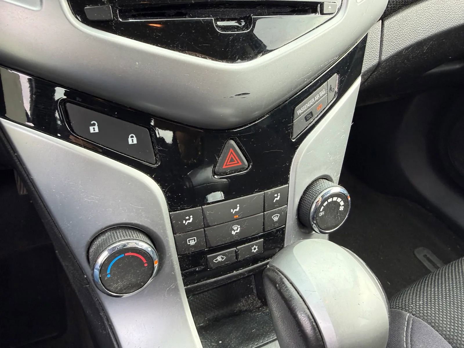 Used 2014 Chevrolet Cruze LT image 20