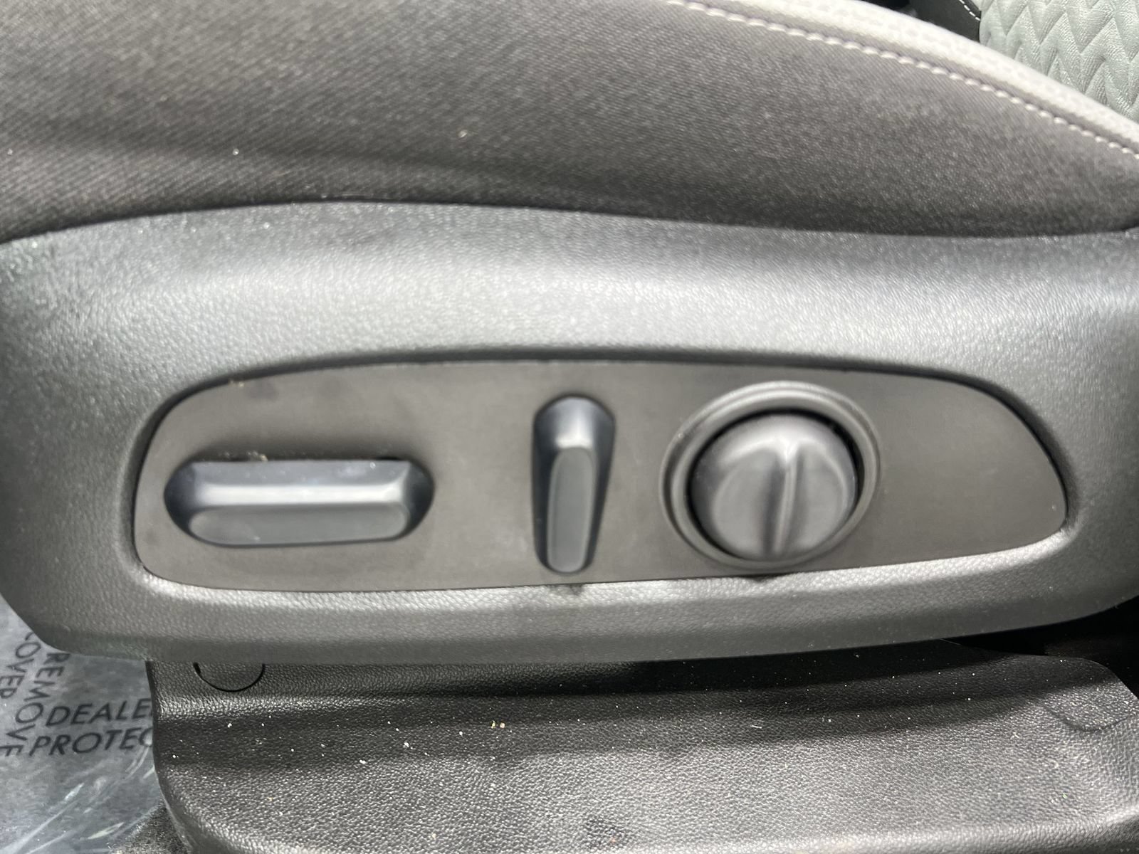 Used 2023 Chevrolet Equinox LT FWD image 12