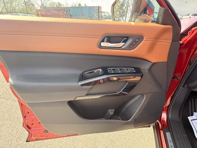 New 2026 Nissan Pathfinder Platinum image 10