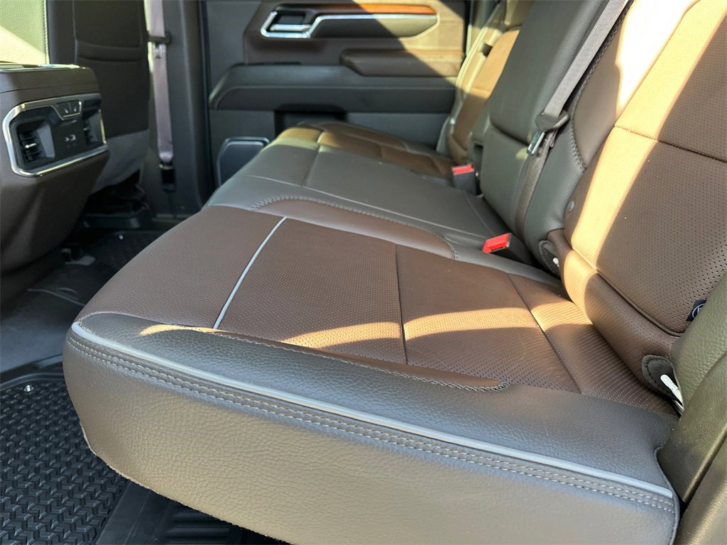 Used 2024 GMC Sierra 3500 Denali w/ Denali Reserve Package image 21