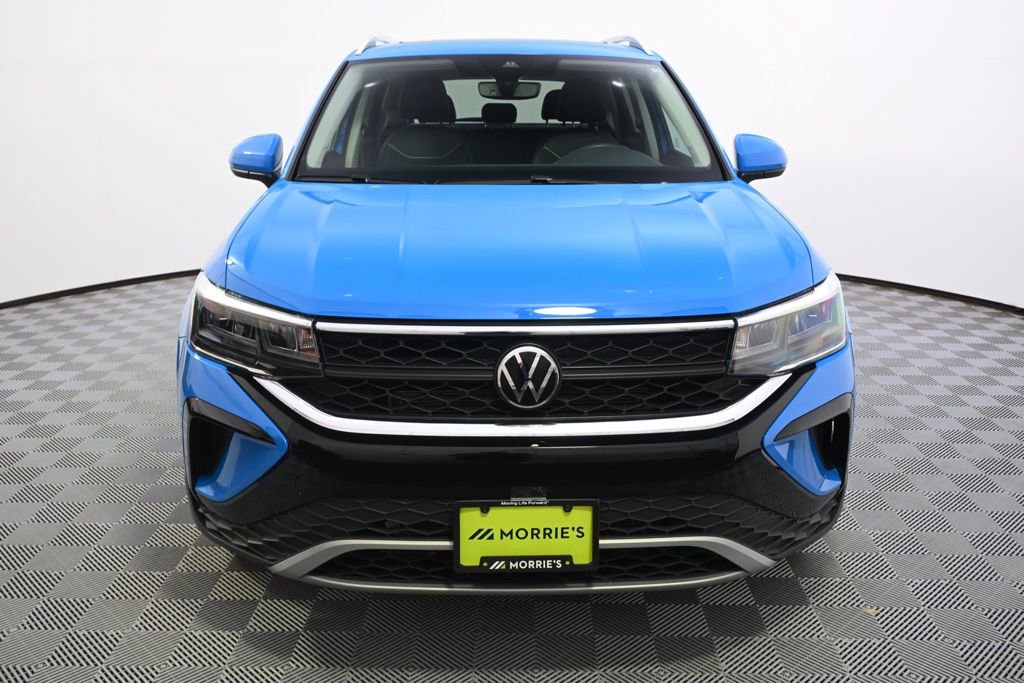 Used 2023 Volkswagen Taos SE w/ Panoramic Sunroof Package AWD/4WD image 7