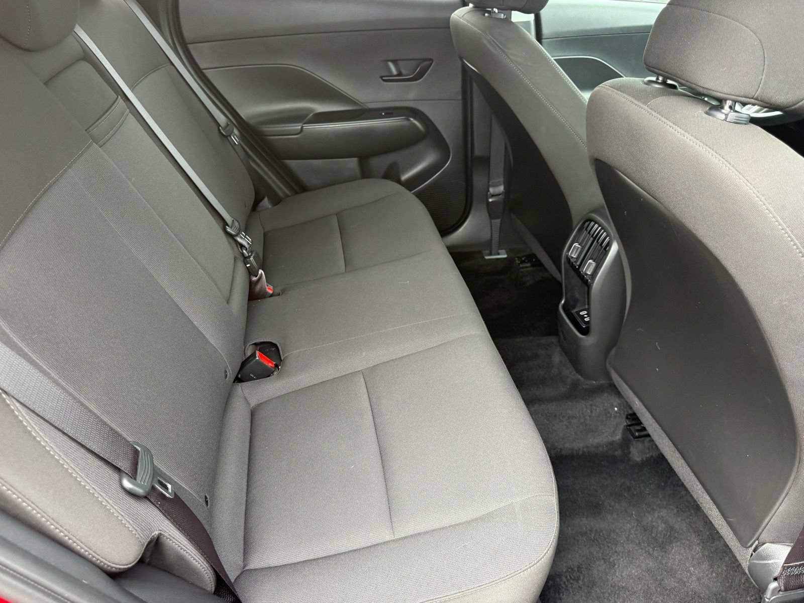 Used 2025 Hyundai Kona SEL FWD image 29