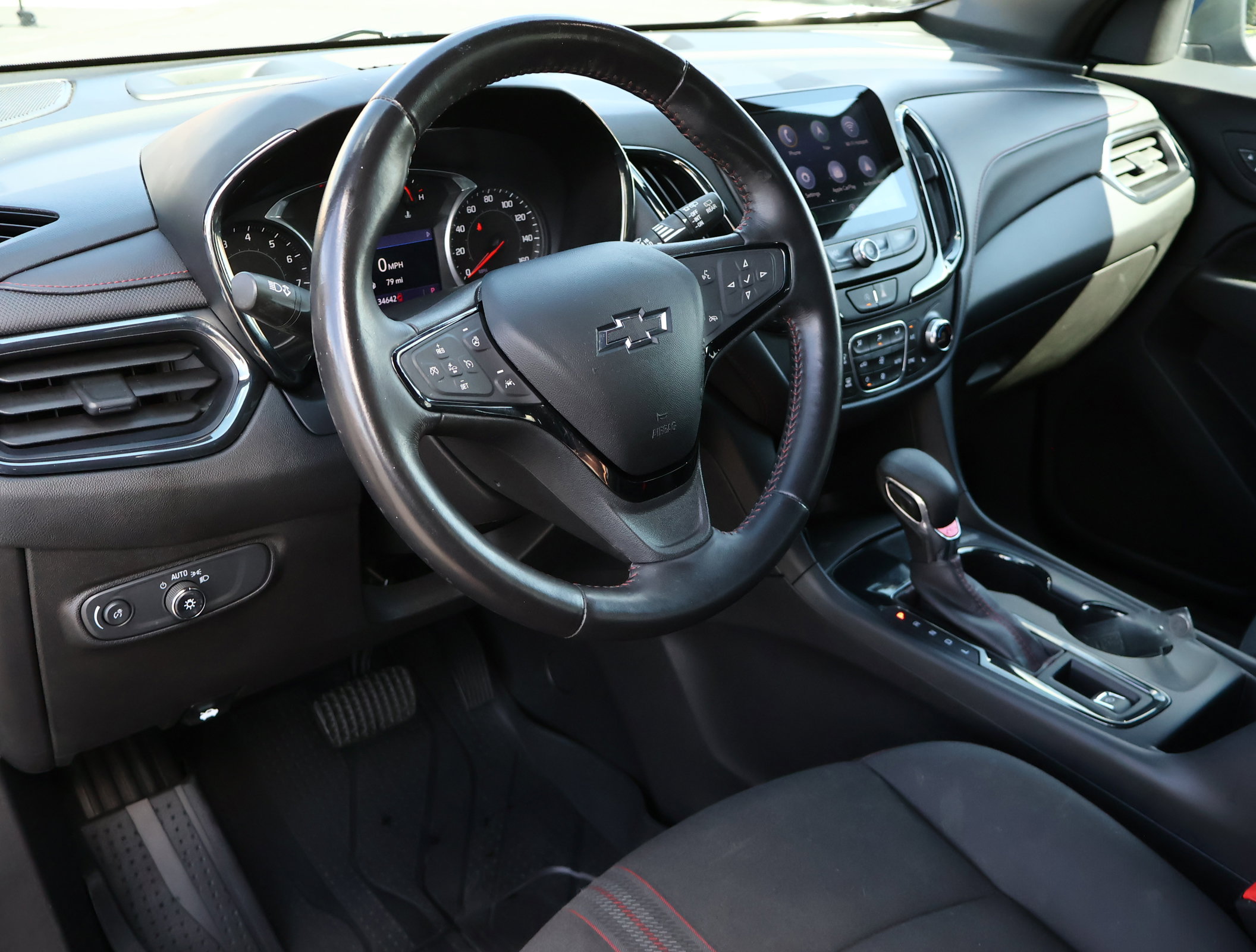 Used 2022 Chevrolet Equinox RS w/ Infotainment Package image 3