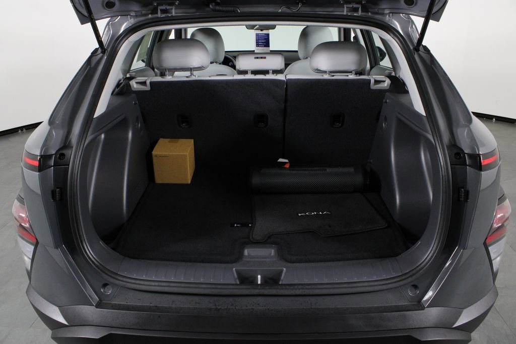 Certified 2026 Hyundai Kona SE image 18