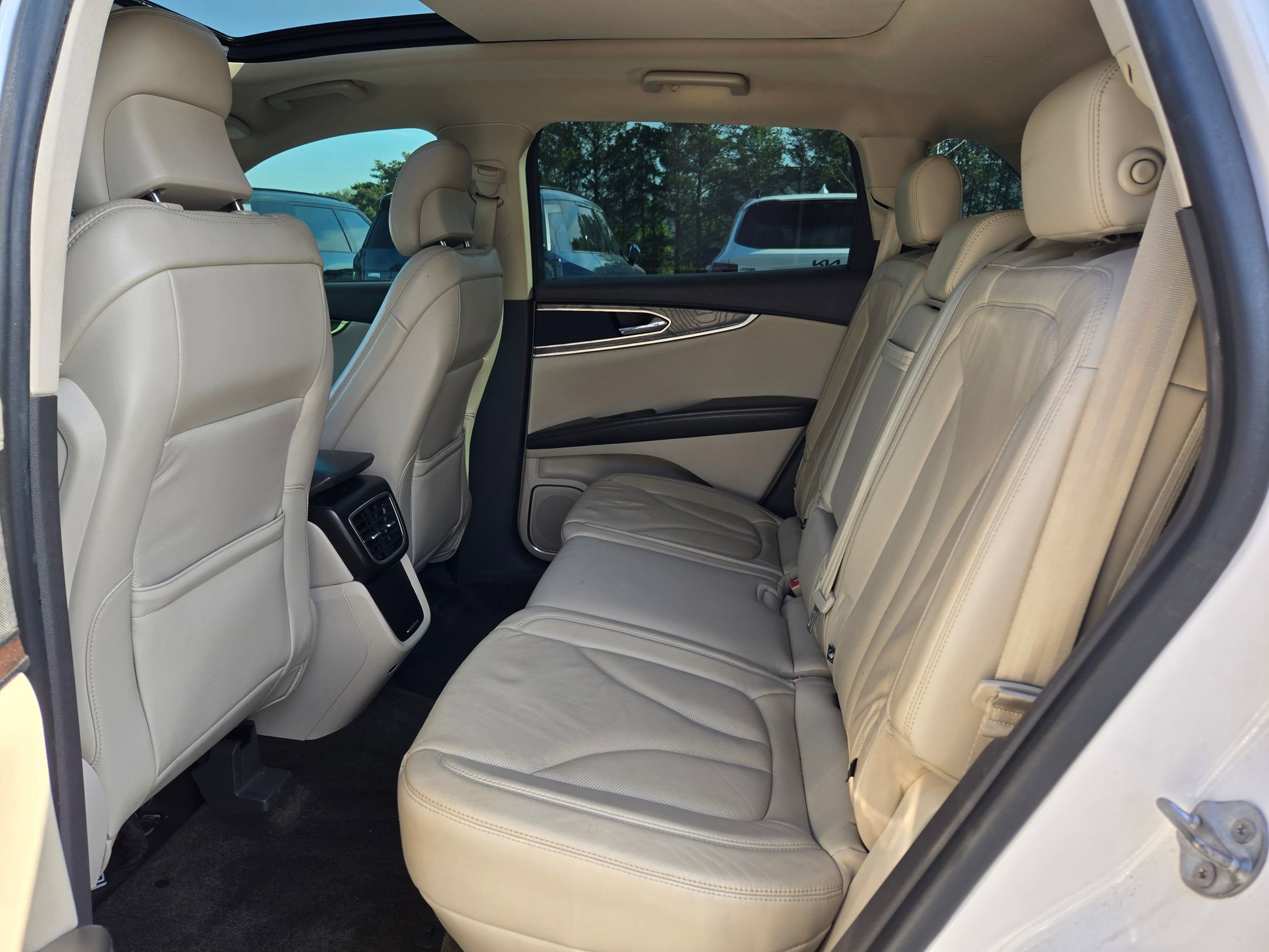 Used 2016 Lincoln MKX Reserve image 37