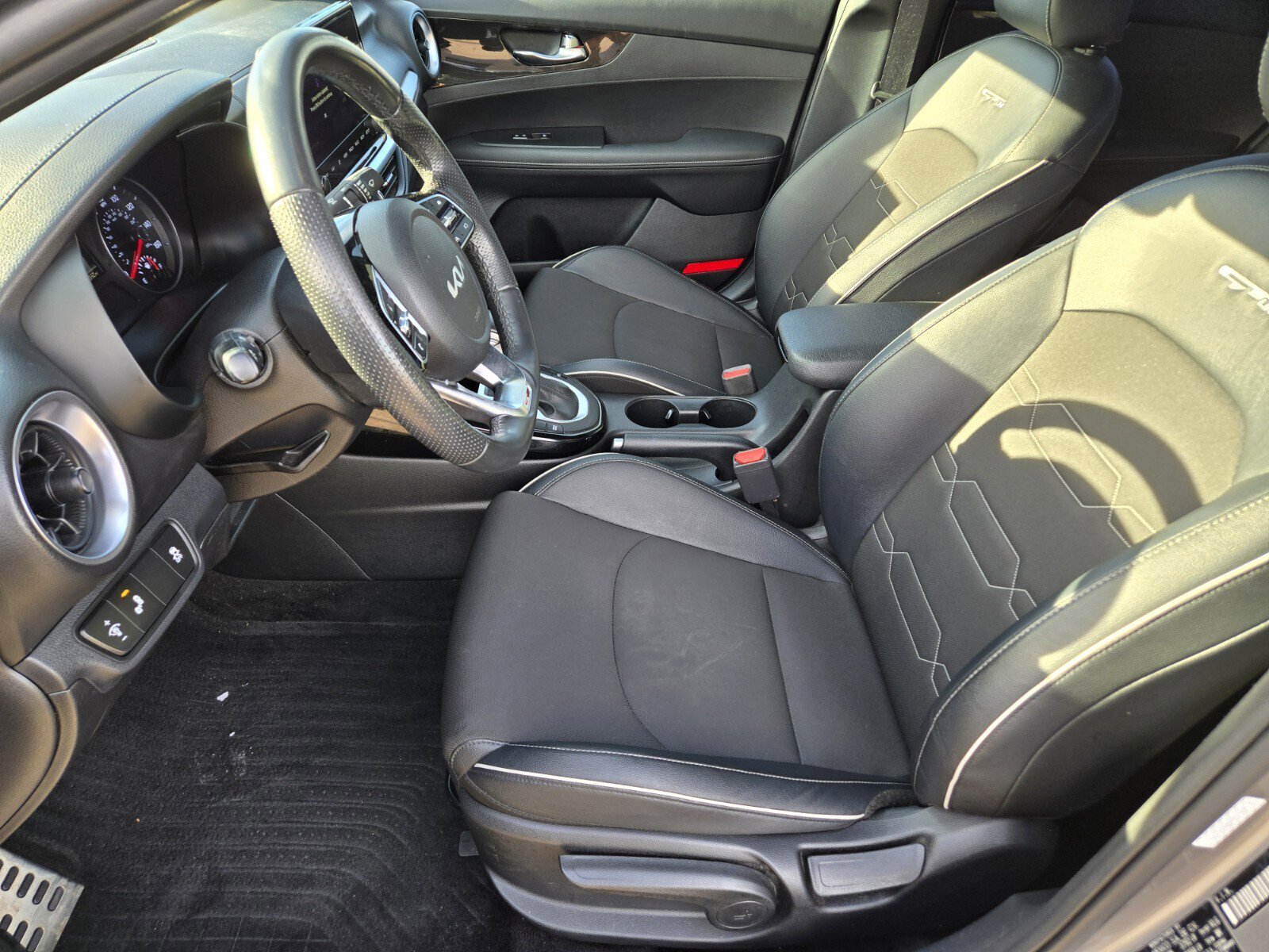 Certified 2023 Kia Forte GT-Line image 11