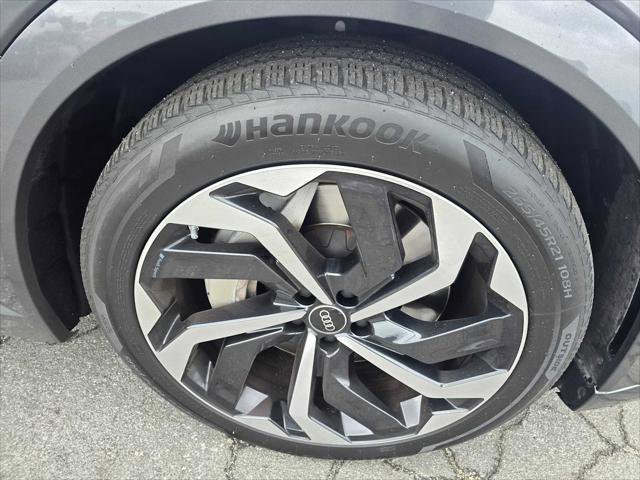 Used 2024 Audi Q8 e-tron Prestige w/ Prestige Package image 9