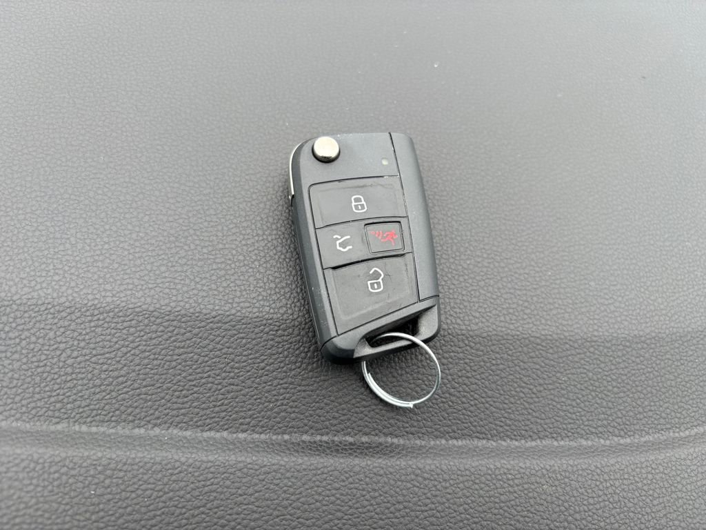 Used 2025 Volkswagen Jetta S image 33