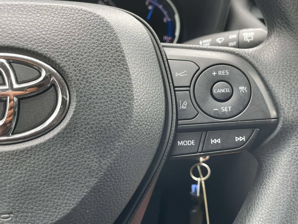 Used 2023 Toyota RAV4 LE AWD/4WD image 24