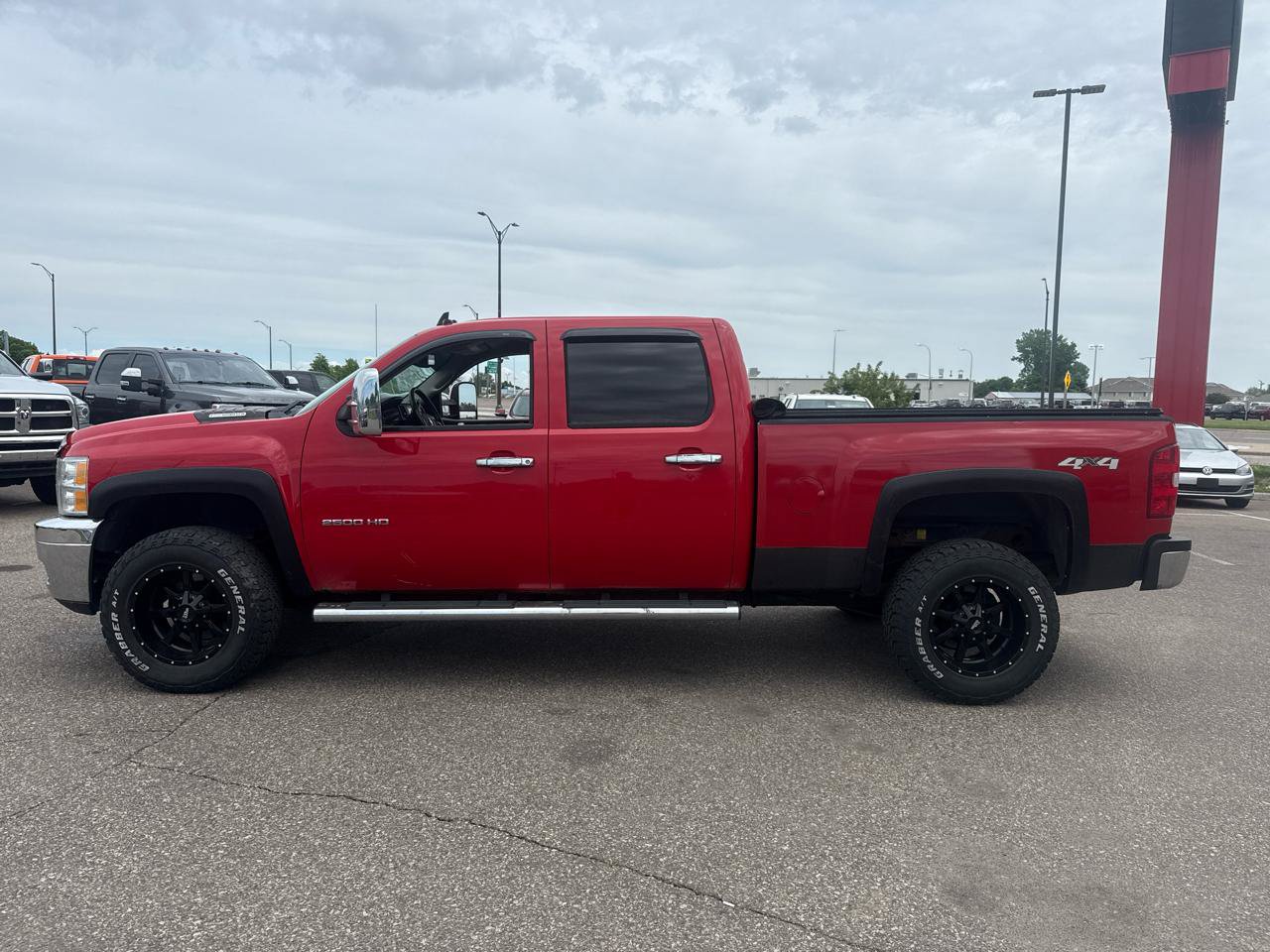 Used 2013 Chevrolet Silverado 2500 LT w/ Interior Plus Package AWD/4WD image 2