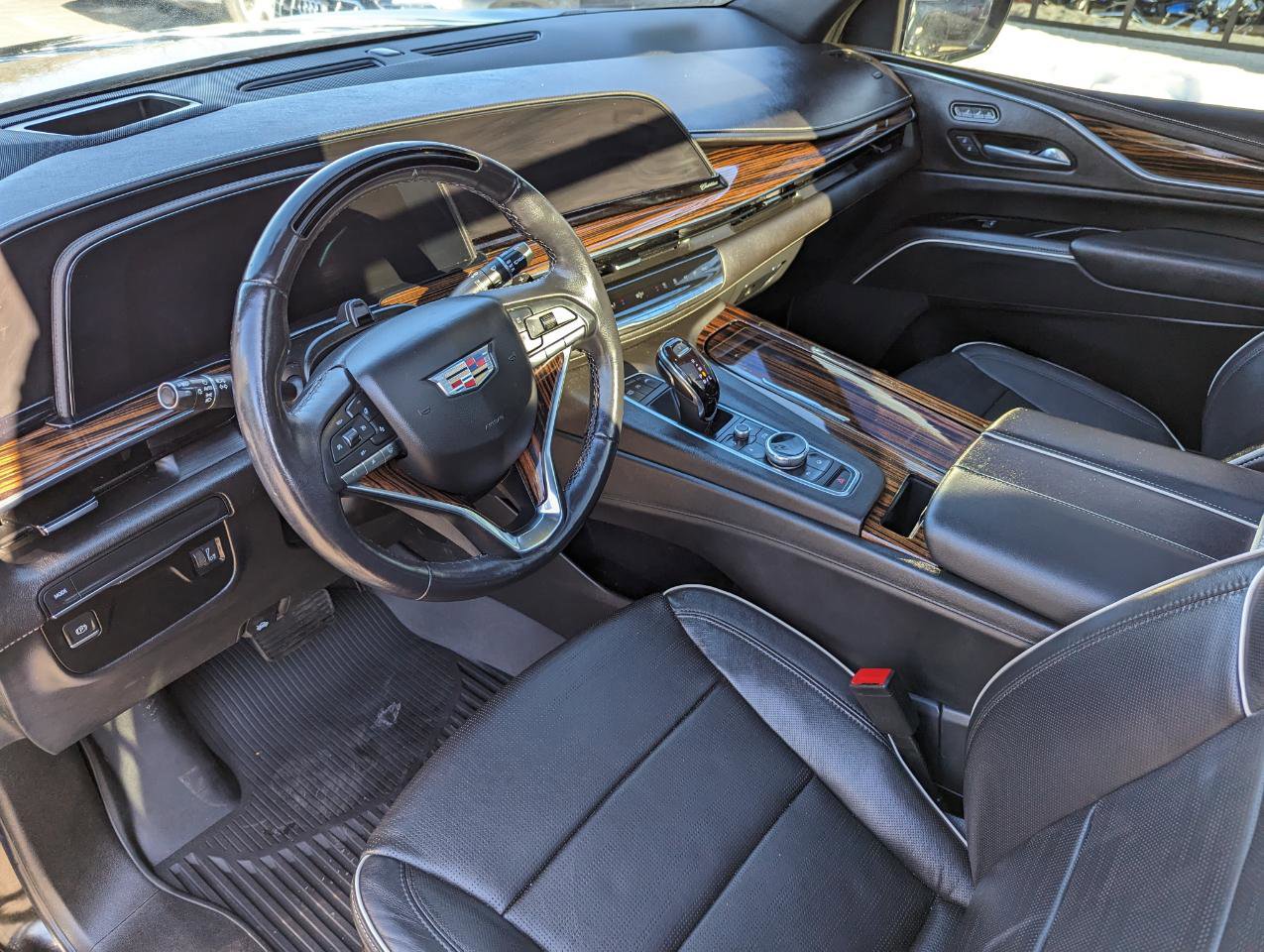 Used 2022 Cadillac Escalade Premium Luxury image 12