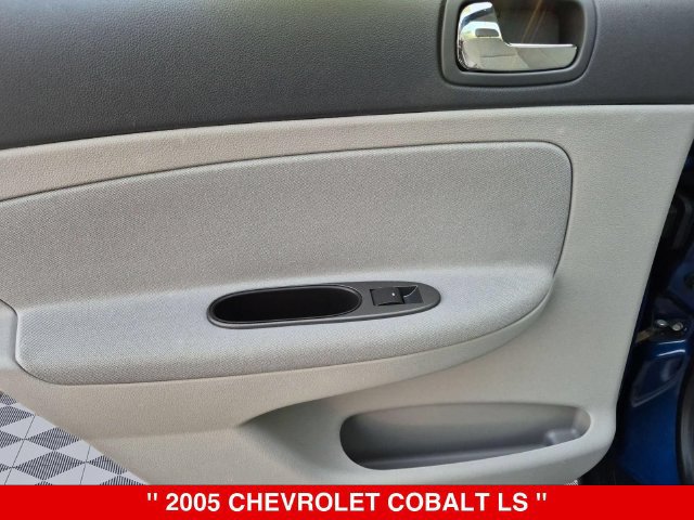 Used 2005 Chevrolet Cobalt LS FWD image 26