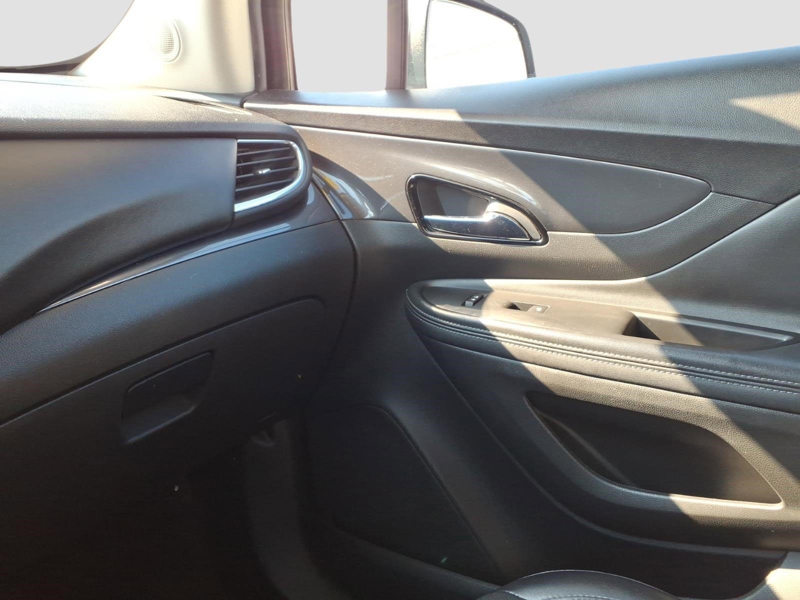 Used 2019 Buick Encore Preferred FWD image 18