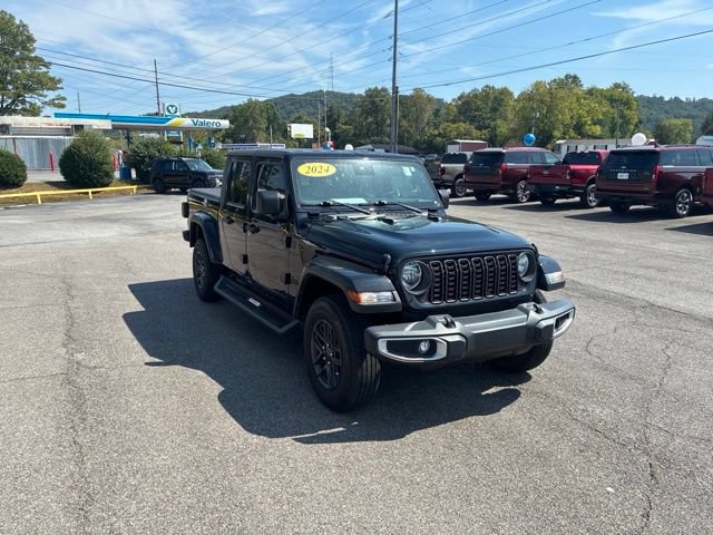 Used 2024 Jeep Gladiator Sport AWD/4WD image 3