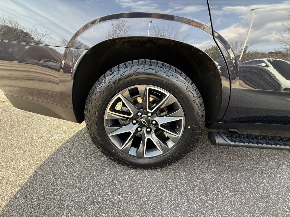 Used 2023 Chevrolet Tahoe Z71 w/ Off-Road Capability Package image 23