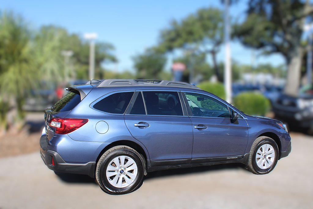 Used 2018 Subaru Outback 2.5i Premium AWD/4WD image 6