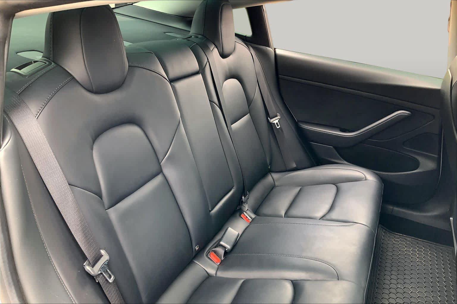 Used 2020 Tesla Model 3 Standard Range RWD image 15