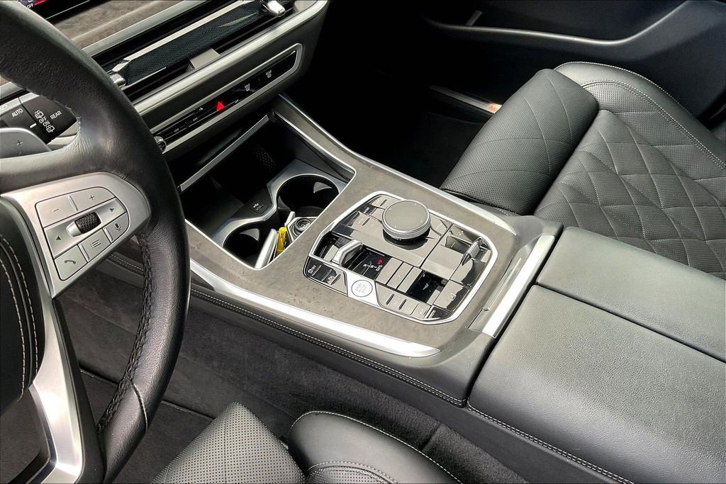 Used 2025 BMW X7 xDrive40i AWD/4WD image 18