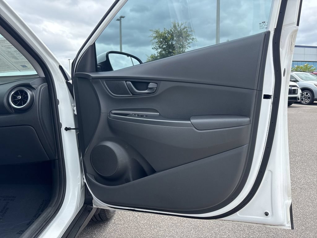 Used 2022 Hyundai Kona SE FWD image 21