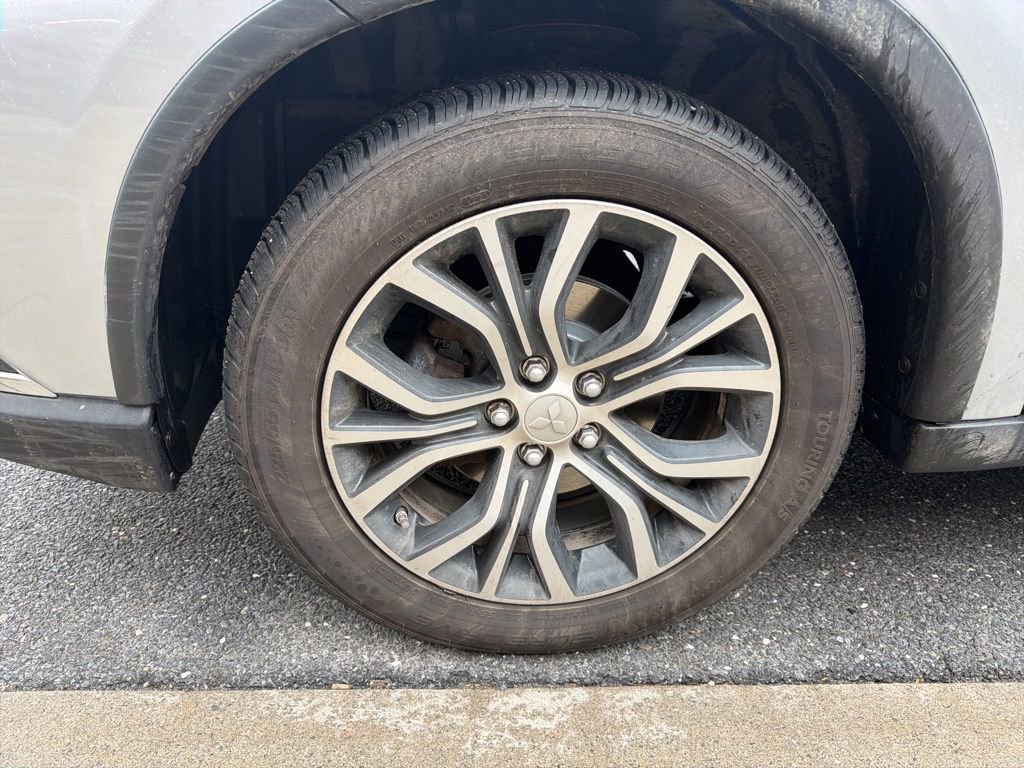 Used 2017 Mitsubishi Outlander ES image 10