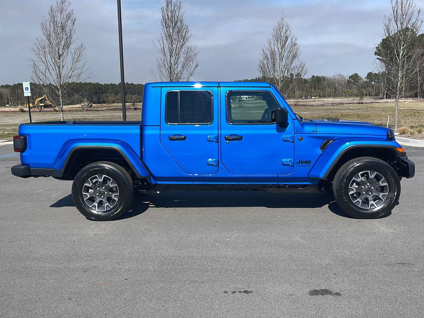 New 2026 Jeep Gladiator Sport AWD/4WD image 8