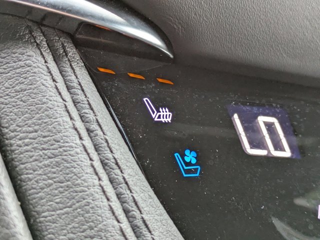 Used 2022 Cadillac XT5 Sportv w/ Platinum Package image 32