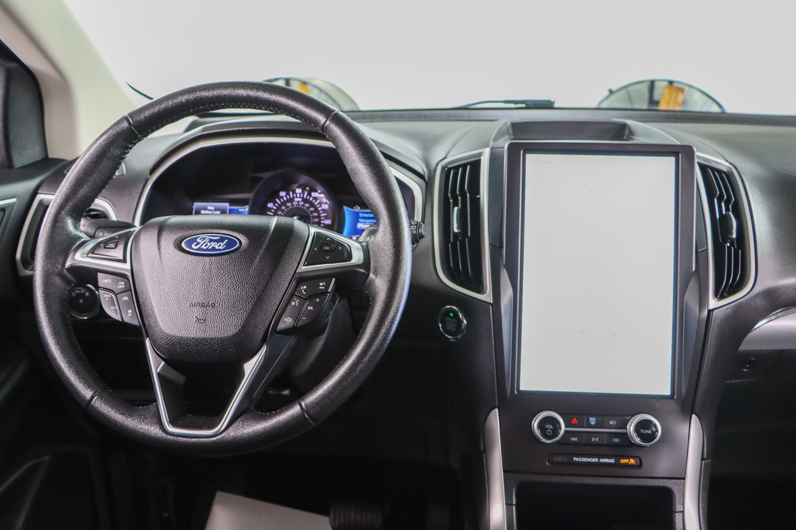 Used 2021 Ford Edge SEL image 17