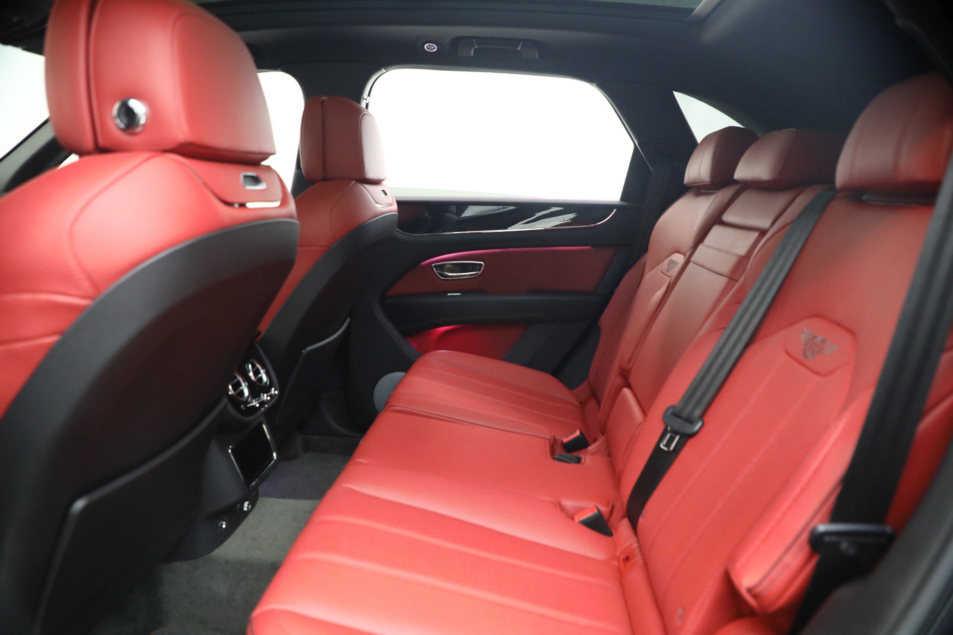 Used 2022 Bentley Bentayga image 23