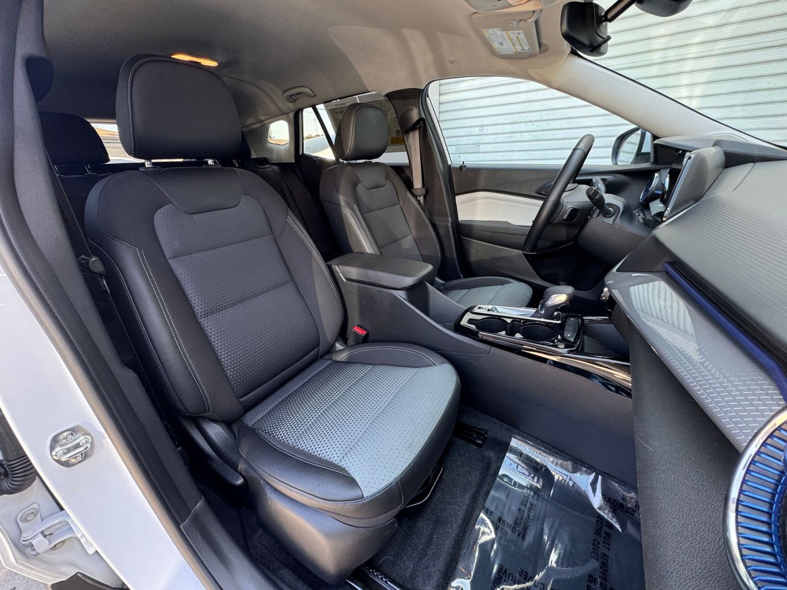 Used 2025 Chevrolet Trax LT w/ LT Convenience Package image 36
