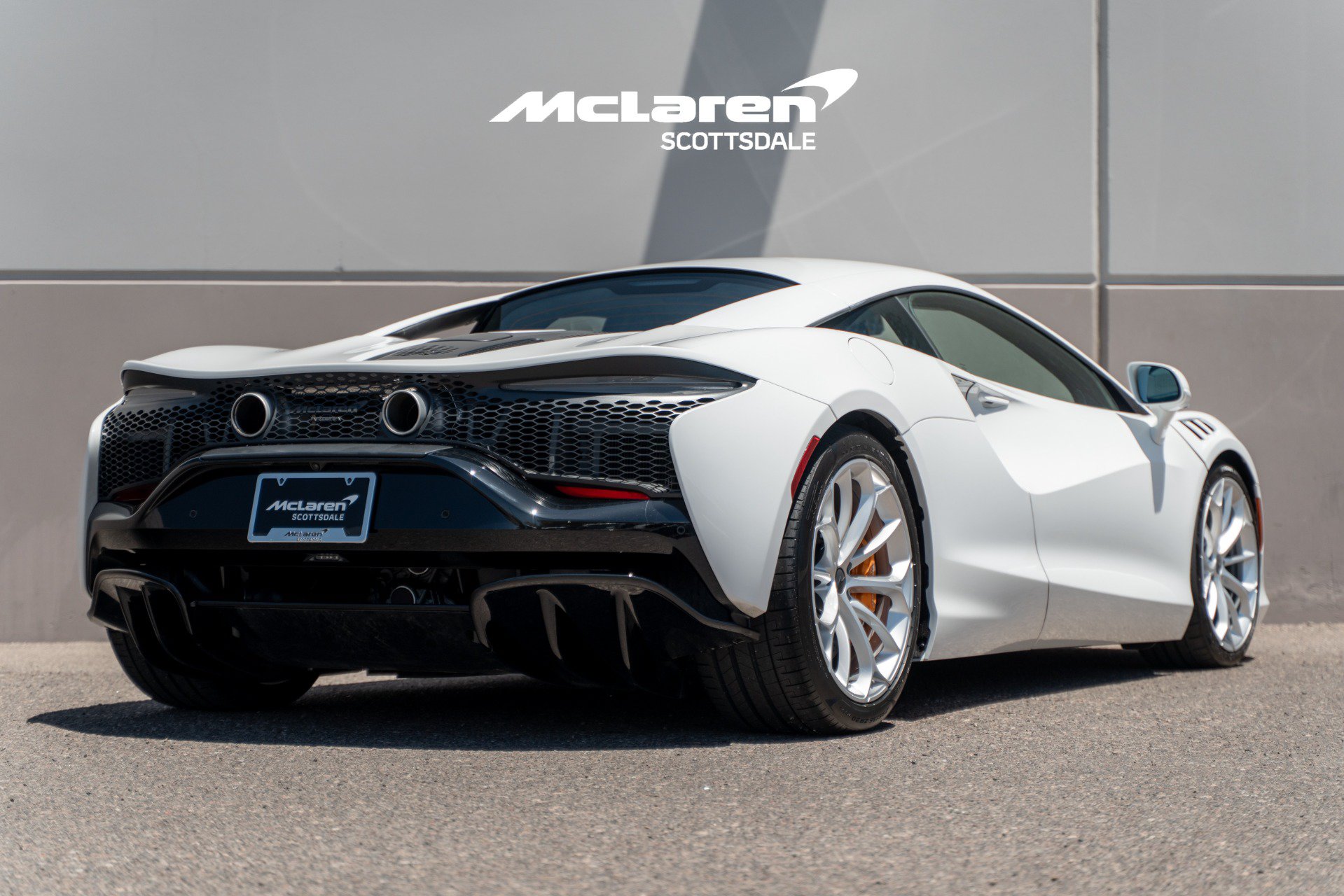Used 2026 McLaren Artura RWD image 8